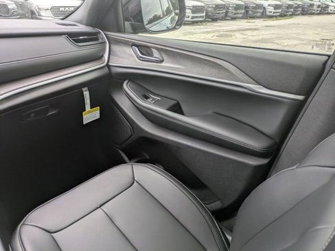 New 2026 Jeep Grand Cherokee L Limited w/ Limited Altitude Package RWD image 19