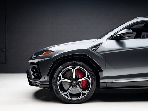 Used 2019 Lamborghini Urus AWD/4WD image 19