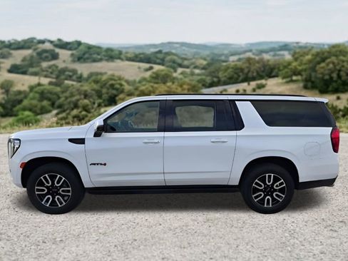 Used 2024 GMC Yukon XL AT4 w/ AT4 Premium Plus Package AWD/4WD image 5