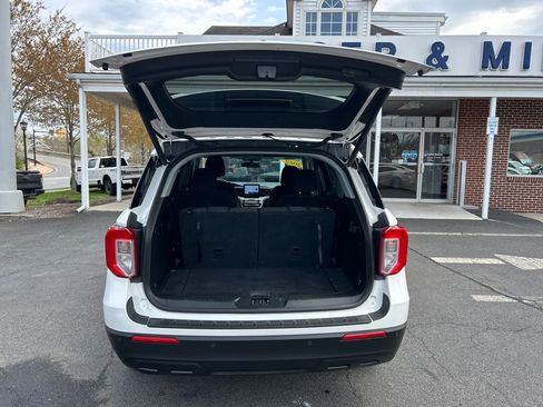 Used 2022 Ford Explorer XLT image 15