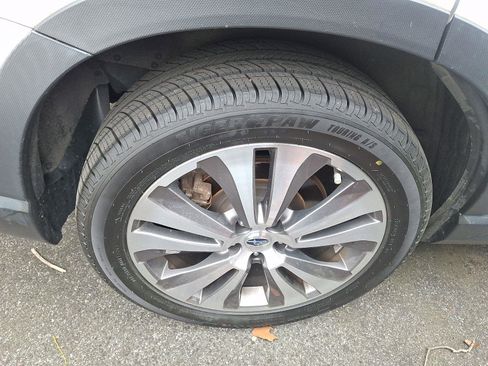 Used 2021 Subaru Ascent Limited w/ Technology Package image 8