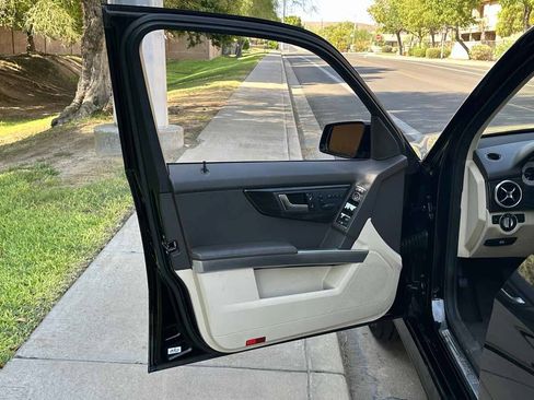 Used 2015 Mercedes-Benz GLK 350 2WD image 37