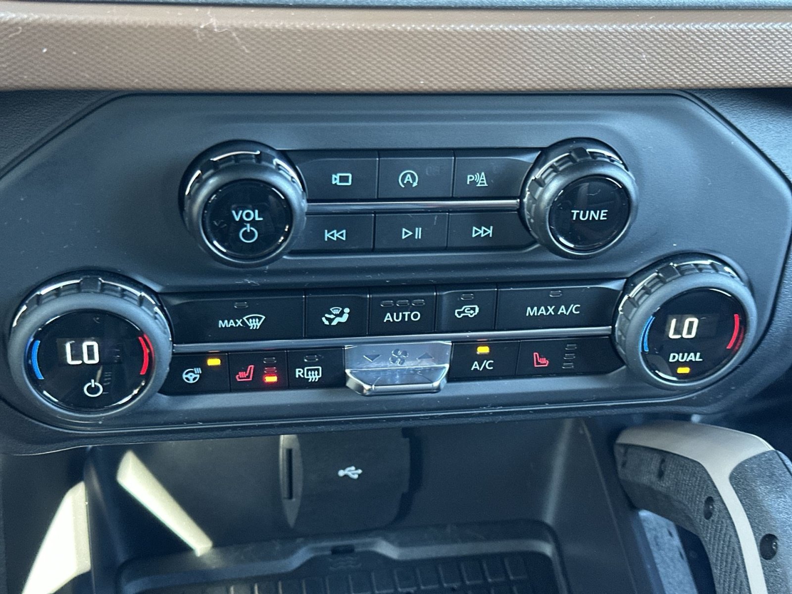 Used 2024 Ford Bronco Outer Banks AWD/4WD image 22
