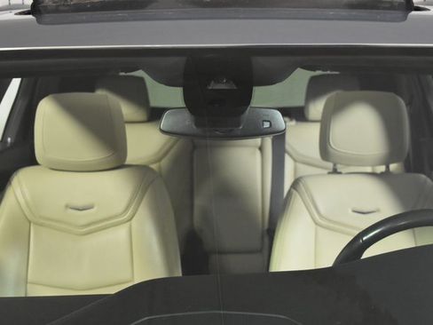 Used 2018 Cadillac XT5 Luxury w/ Driver Awareness Package image 38