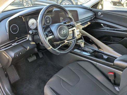 Used 2025 Hyundai Elantra SEL image 13