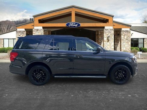 Used 2023 Ford Expedition XLT AWD/4WD image 4