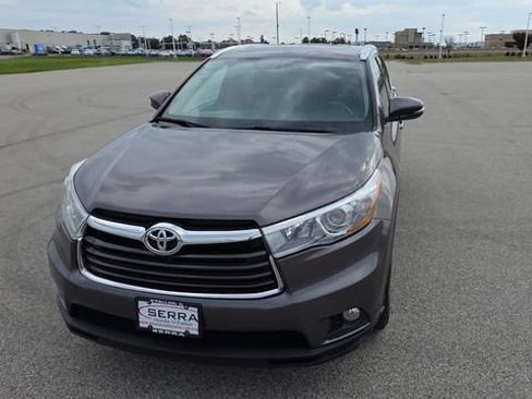 Used 2016 Toyota Highlander XLE AWD/4WD image 4