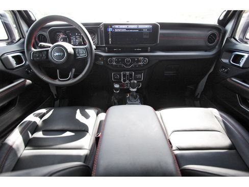 Used 2024 Jeep Wrangler Unlimited Rubicon AWD/4WD image 10