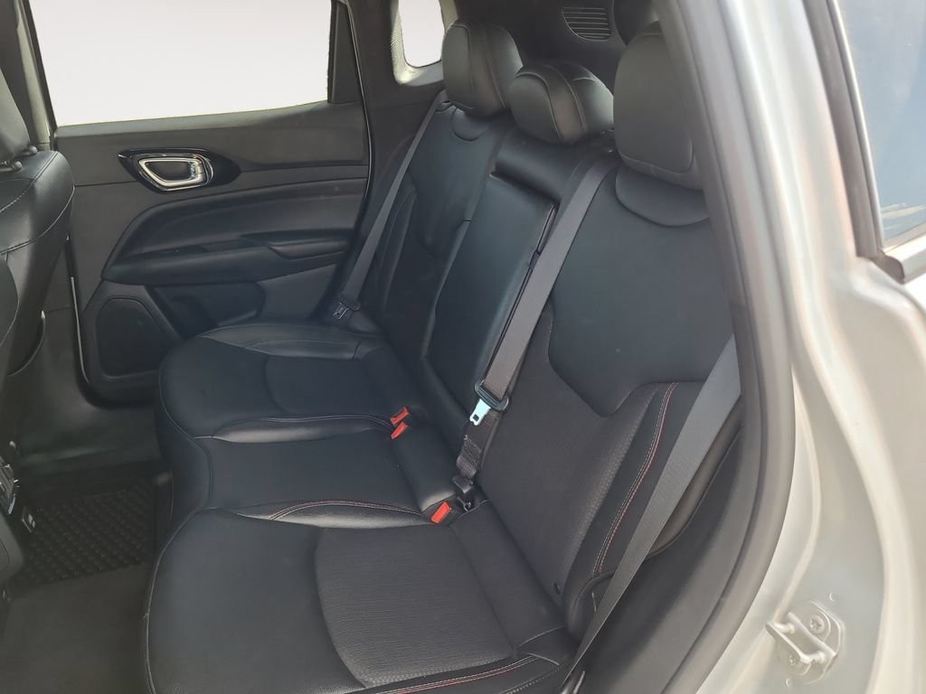 Used 2025 Jeep Compass Trailhawk AWD/4WD image 13