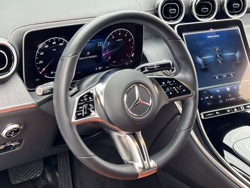 Used 2024 Mercedes-Benz GLC 300 4MATIC image 21