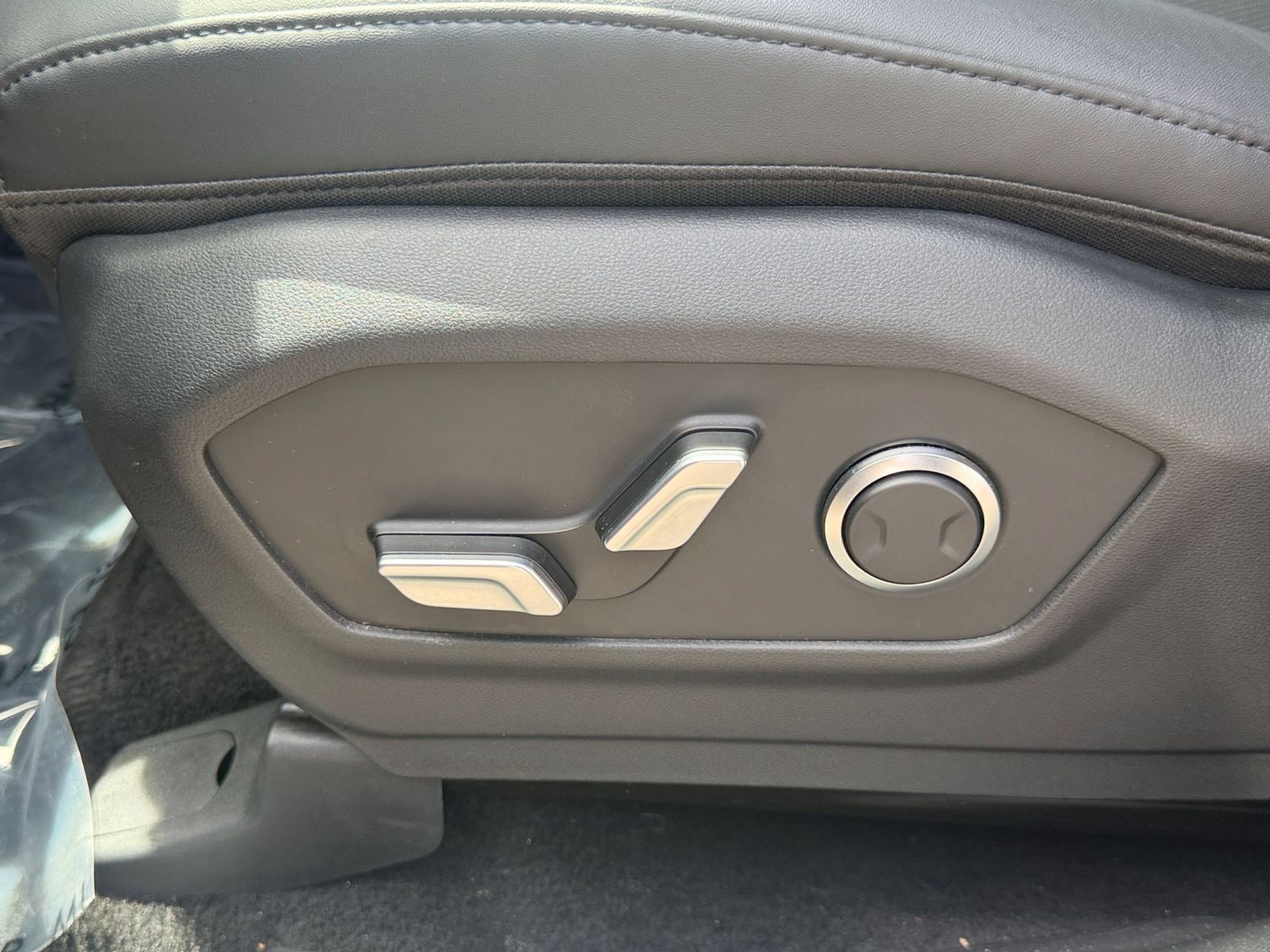 Used 2026 Hyundai Santa Fe SEL FWD image 21