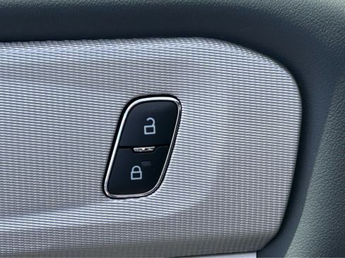 New 2026 Ford Explorer Active w/ Active Comfort Package AWD/4WD image 19