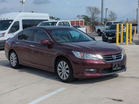 Used 2013 Honda Accord Touring image 3