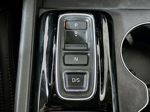 Used 2025 Honda Pilot EX-L image 25