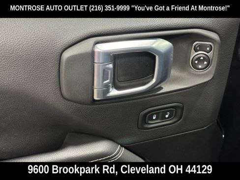 Used 2021 Jeep Wrangler Unlimited Sahara w/ Uconnect 4C Nav & Sound Group AWD/4WD image 15