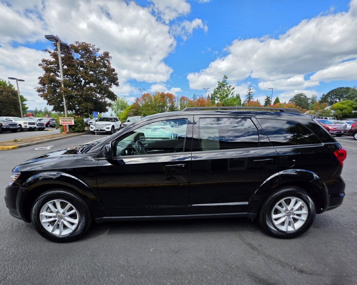 Used 2017 Dodge Journey SXT w/ Comfort/Convenience Group AWD/4WD image 1
