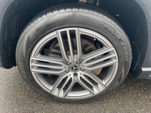Used 2021 Mercedes-Benz GLS 450 4MATIC image 10