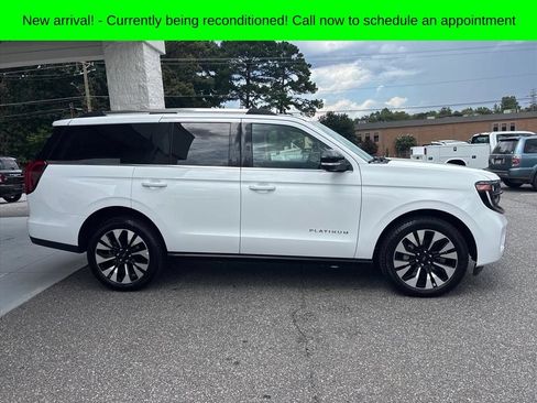 Used 2026 Ford Expedition Platinum w/ Driver's Package AWD/4WD image 20