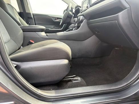 Used 2020 Toyota RAV4 XLE w/ Convenience Package AWD/4WD image 17
