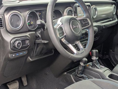 Used 2023 Jeep Wrangler Rubicon w/ Cold Weather Group image 10