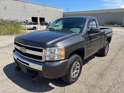 Used 2010 Chevrolet Silverado 1500 W/T w/ LS Package AWD/4WD image 7
