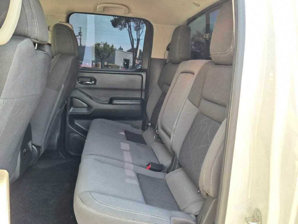 Certified 2025 Nissan Frontier SV RWD image 27