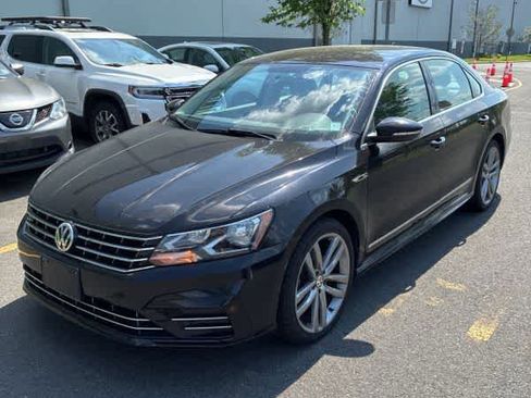 Used 2017 Volkswagen Passat 1.8T R-Line FWD image 2