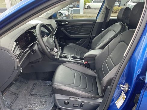Certified 2023 Volkswagen Jetta SEL FWD image 16