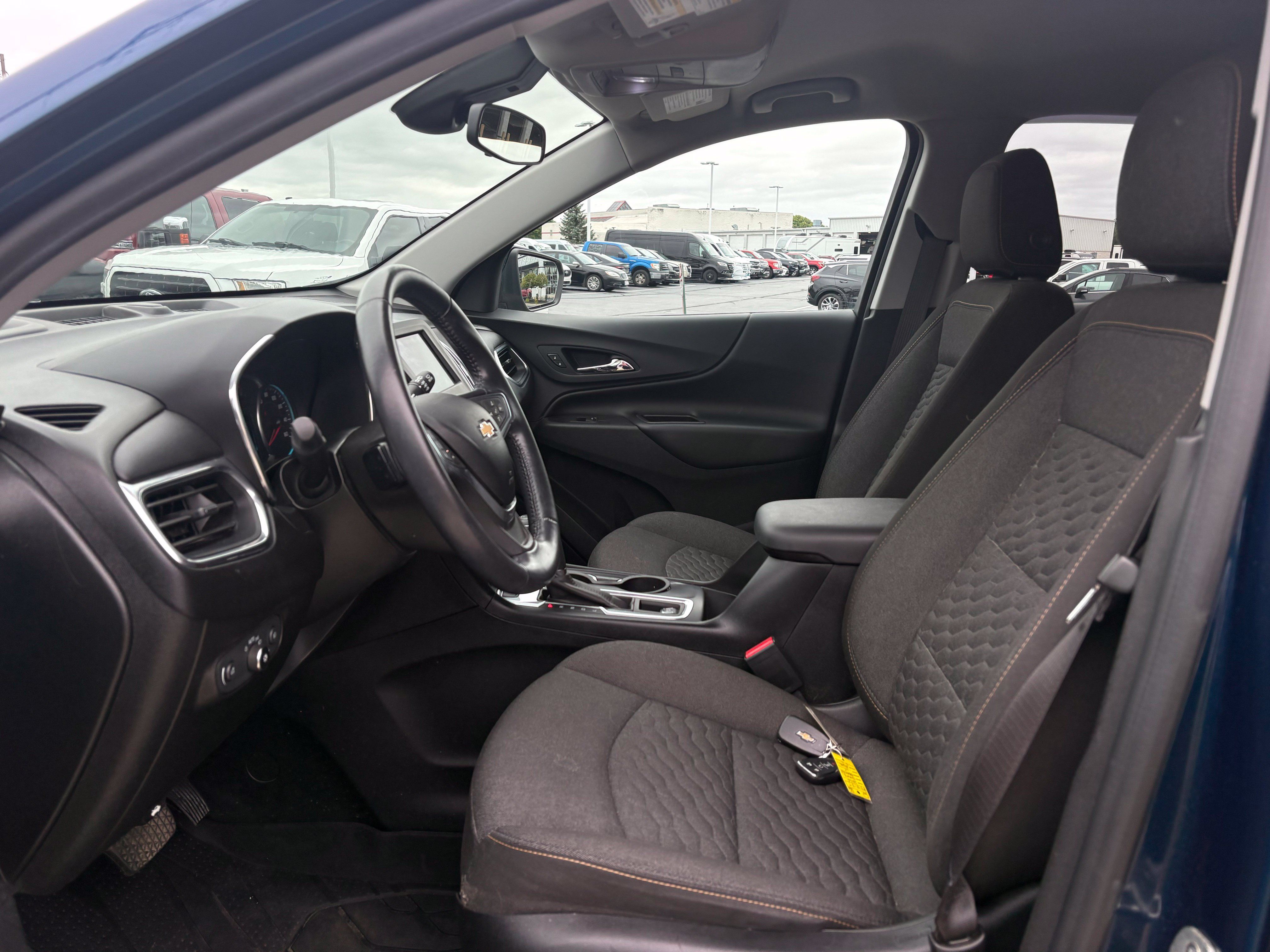 Used 2020 Chevrolet Equinox LT w/ Driver Convenience Package AWD/4WD image 13