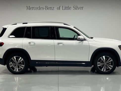 Used 2025 Mercedes-Benz GLB 250 4MATIC image 7