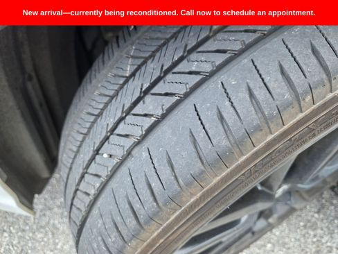 Used 2021 Toyota Camry XSE image 9