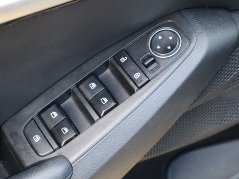 Used 2022 Kia Seltos S FWD image 19
