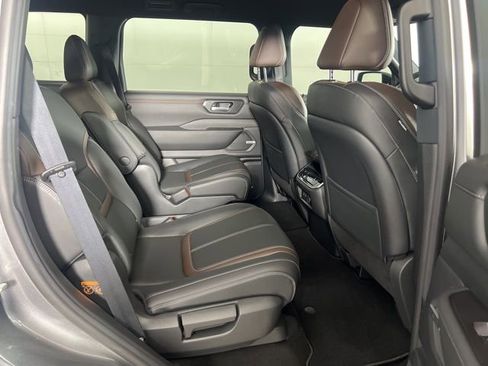 New 2025 Nissan Armada SL w/ Captain's Chari Seat Package AWD/4WD image 13
