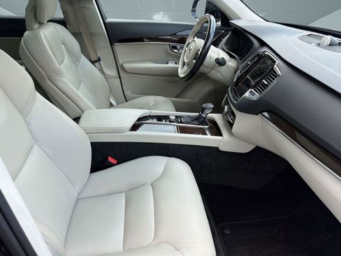 Used 2017 Volvo XC90 T6 Momentum w/ Vision Package AWD/4WD image 30
