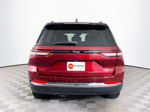 Used 2023 Jeep Grand Cherokee Limited image 7