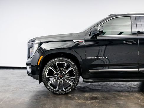 Used 2025 GMC Yukon Denali image 11
