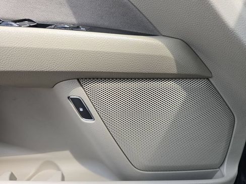 Used 2020 Ford Fusion SE FWD image 25