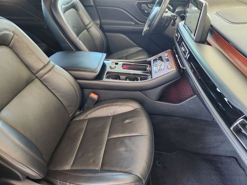 Used 2023 Lincoln Aviator Reserve w/ Equipment Group 201A image 13