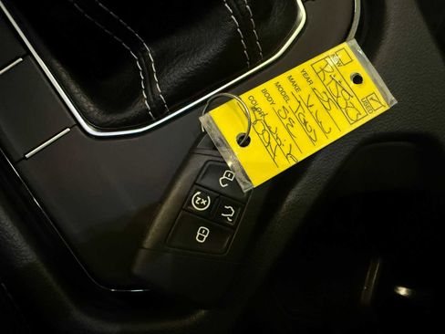 Used 2025 Volkswagen Taos SE image 38