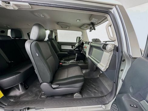 Used 2012 Toyota FJ Cruiser 2WD image 26