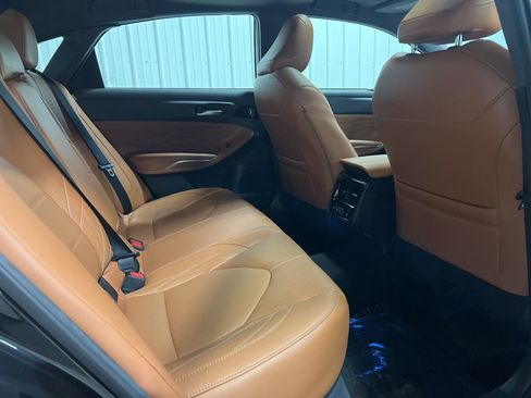 Used 2021 Toyota Avalon Limited image 8