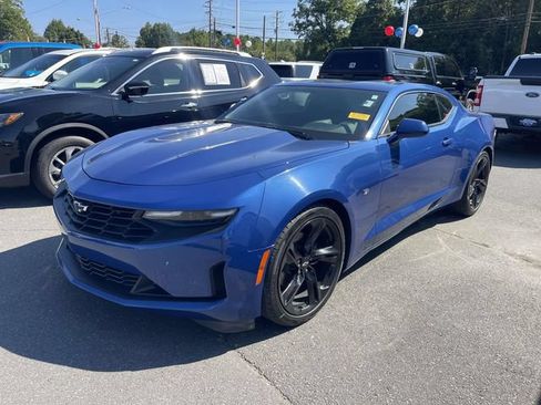 Used 2020 Chevrolet Camaro LT RWD image 3