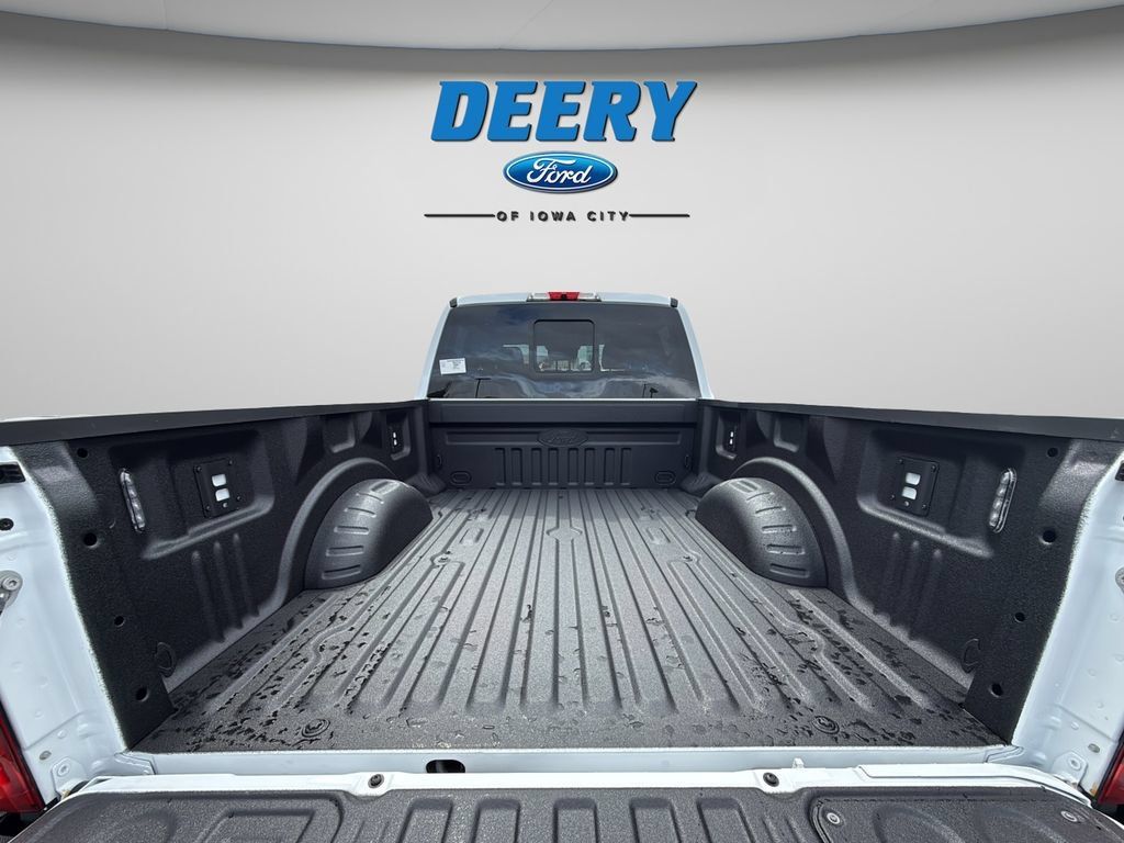 New 2027 Ford F250 XLT w/ XLT Premium Package AWD/4WD image 9