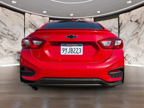 Used 2018 Chevrolet Cruze LT w/ Convenience Package FWD image 7
