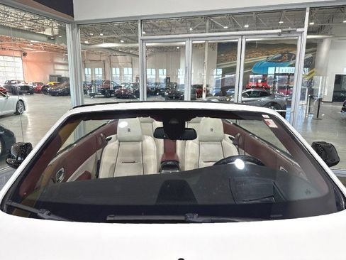 Used 2017 Rolls-Royce Dawn image 52