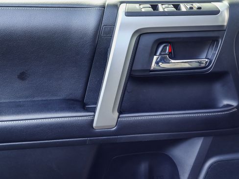 Used 2018 Toyota 4Runner SR5 image 10