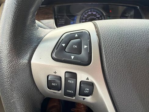 Used 2019 Ford Taurus Limited FWD image 14