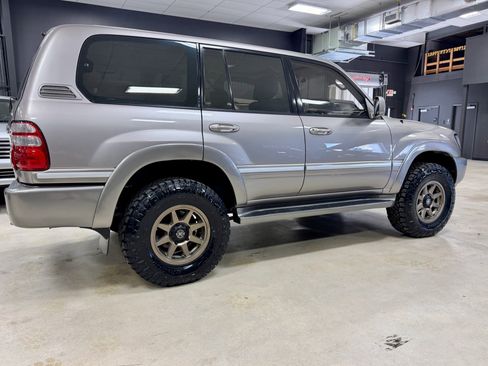 Used 2003 Toyota Land Cruiser image 7