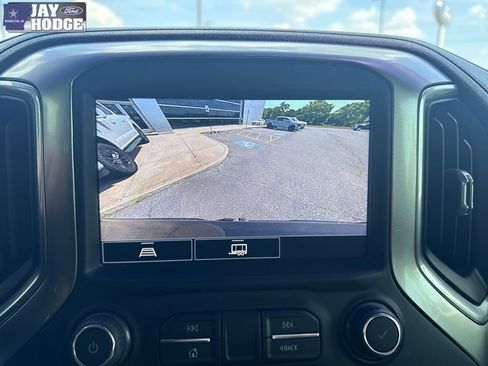 Used 2021 Chevrolet Silverado 1500 LT Trail Boss w/ Convenience Package II AWD/4WD image 18