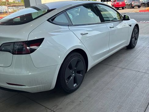 Used 2023 Tesla Model 3 Standard Range RWD image 3